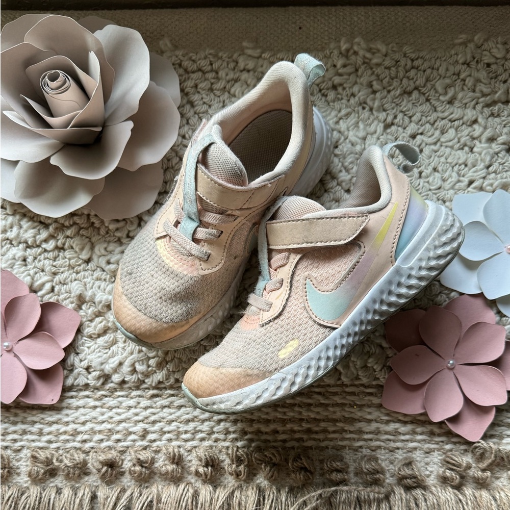 Nike Coral Running Shoes Size 11